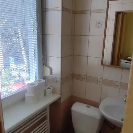 Bytik Kusok Od Stanice Vlaku *