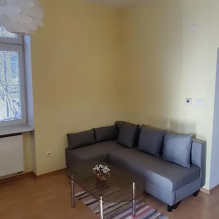 Bytik Kusok Od Stanice Vlaku Apartment Pressburg